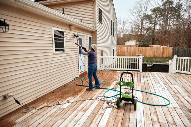 Best Garage Pressure Washing  in Staples, CT